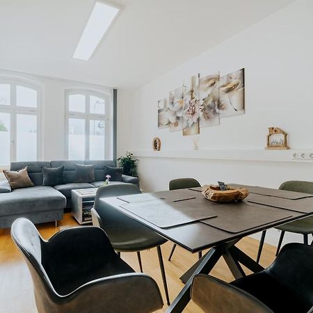 Blissplace 3 Zi Premium Apartment Nahe Getec Arena Mit Kingsize Betten Und Balkon マクデブルク エクステリア 写真