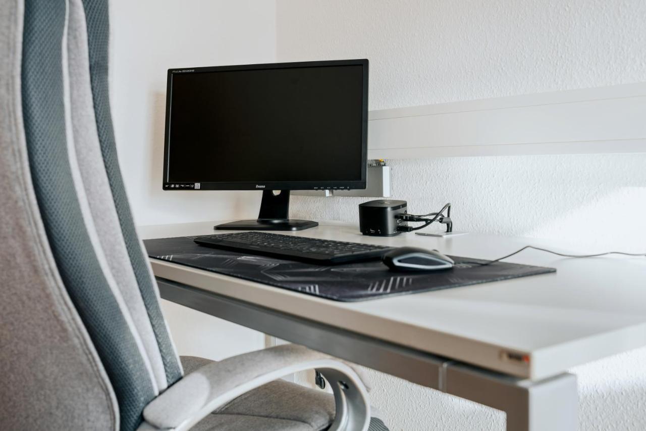 Blissplace 3 Zi Premium Apartment Nahe Getec Arena Mit Kingsize Betten Und Balkon マクデブルク エクステリア 写真