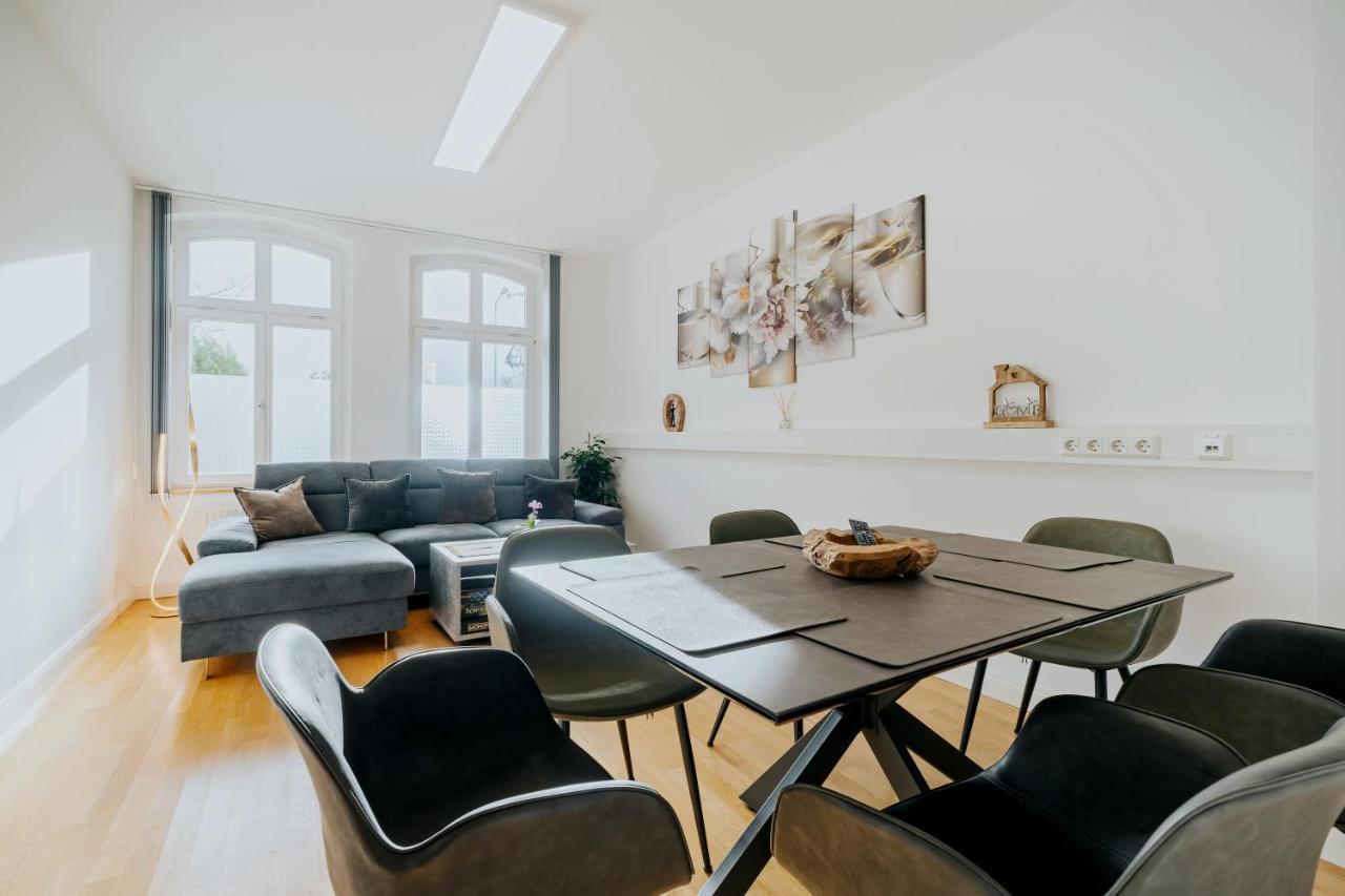Blissplace 3 Zi Premium Apartment Nahe Getec Arena Mit Kingsize Betten Und Balkon マクデブルク エクステリア 写真