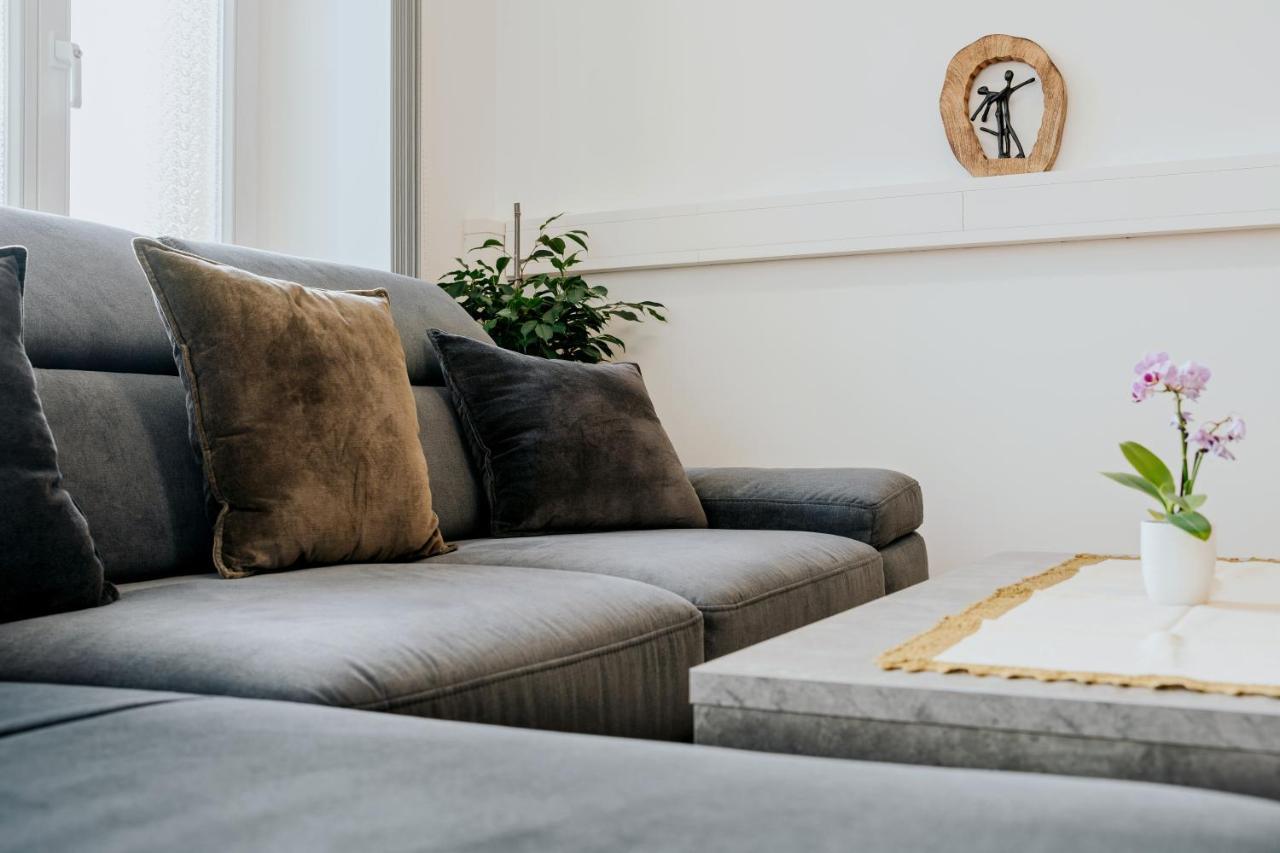 Blissplace 3 Zi Premium Apartment Nahe Getec Arena Mit Kingsize Betten Und Balkon マクデブルク エクステリア 写真