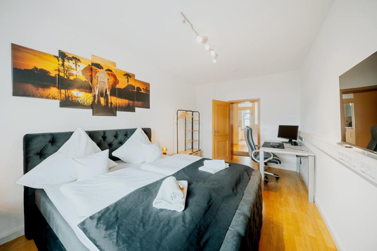 Blissplace 3 Zi Premium Apartment Nahe Getec Arena Mit Kingsize Betten Und Balkon マクデブルク エクステリア 写真