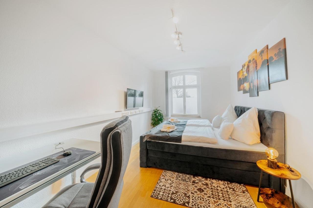 Blissplace 3 Zi Premium Apartment Nahe Getec Arena Mit Kingsize Betten Und Balkon マクデブルク エクステリア 写真