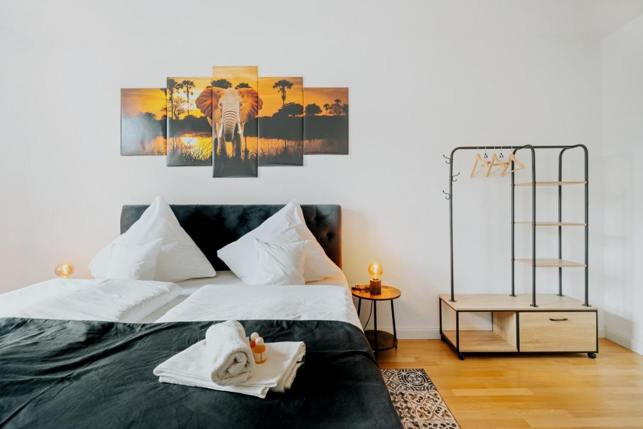 Blissplace 3 Zi Premium Apartment Nahe Getec Arena Mit Kingsize Betten Und Balkon マクデブルク エクステリア 写真