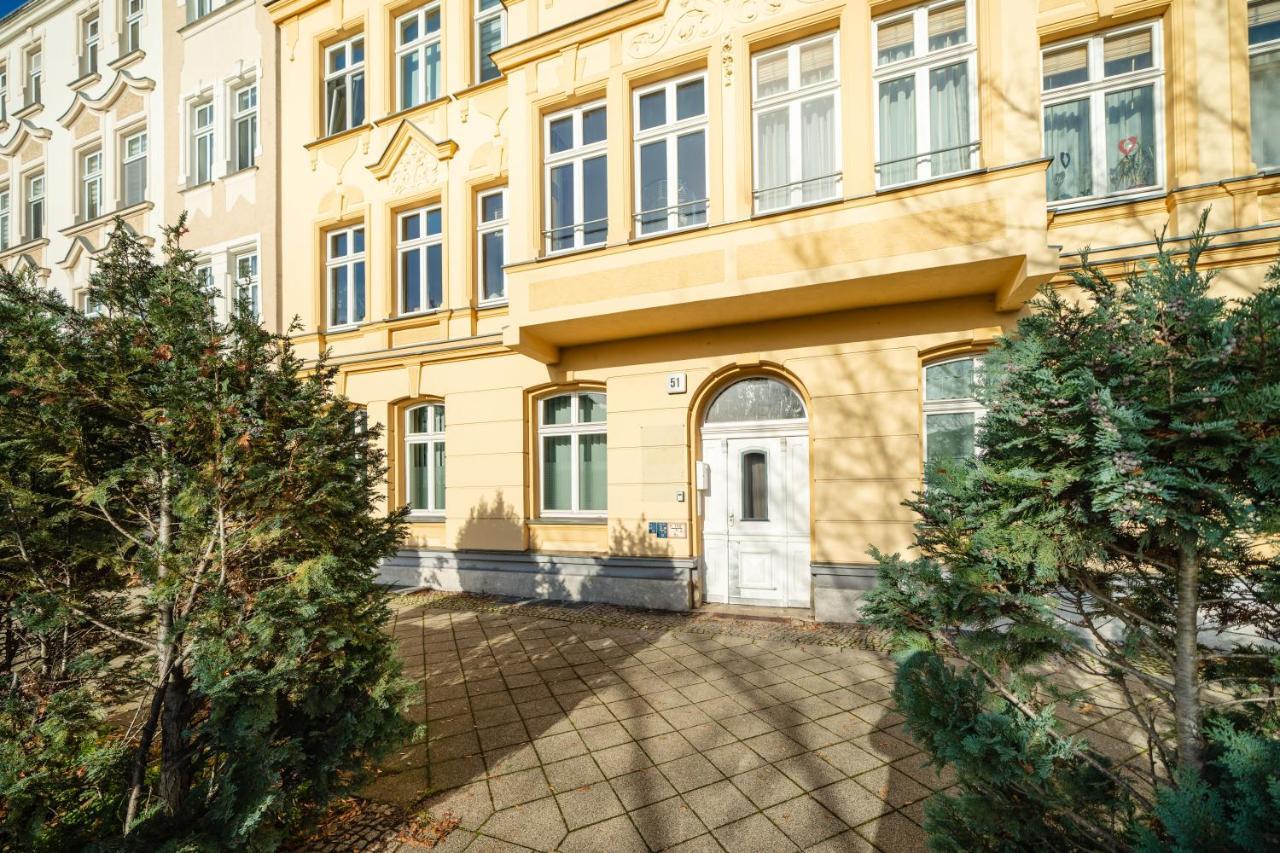 Blissplace 3 Zi Premium Apartment Nahe Getec Arena Mit Kingsize Betten Und Balkon マクデブルク エクステリア 写真